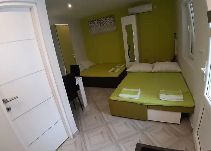 F&l Makarska